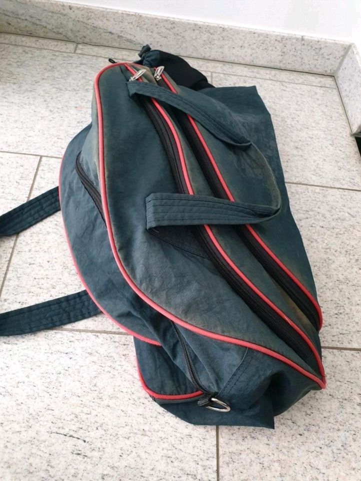 Große Sporttasche Tasche Rucksack Trainingstasche Tragetasche Bag in Augsburg