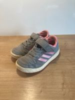 Adidas Turnschuhe Sportschuhe Laufschuhe Gr. 30 Berlin - Treptow Vorschau