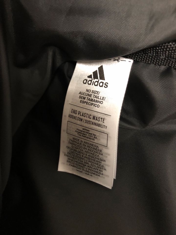 Adidas Rucksack in Eschwege