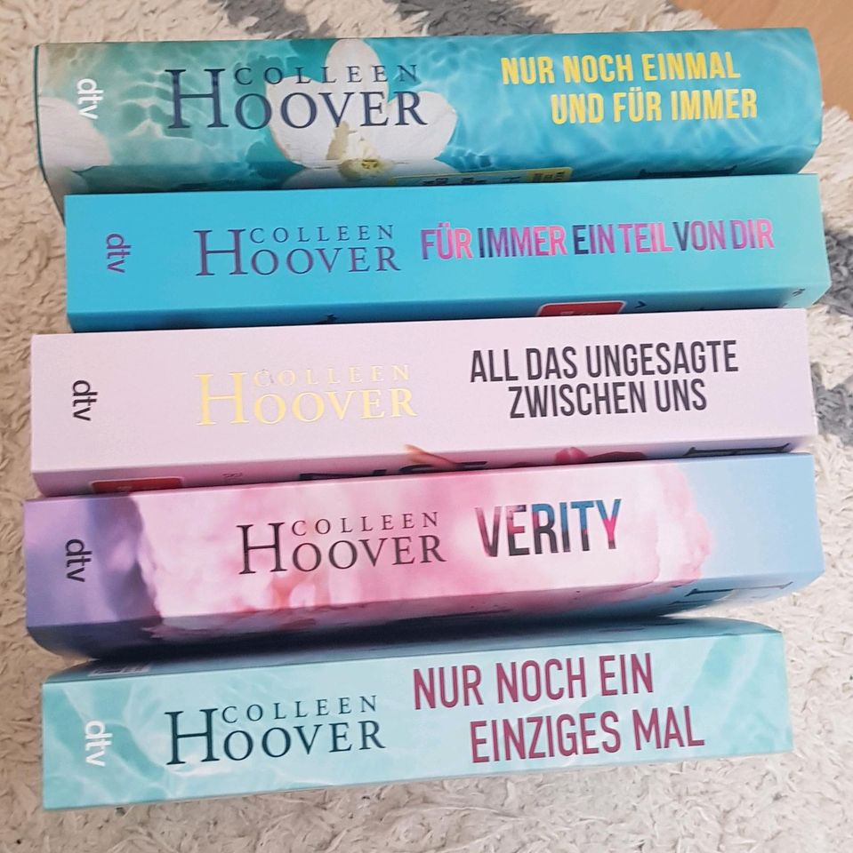 5 Bücher von Colleen Hoover in Olpe