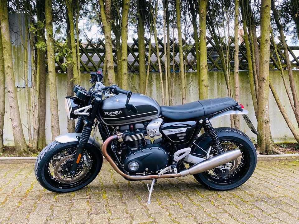 Triumph Bonneville Speed Twin 1200. 1 Hand. Unikat!! in Ennepetal