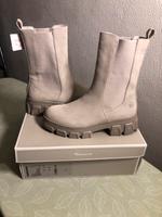 Tamaris Boots Gr. 38 hellgrau NEU Nordrhein-Westfalen - Hürth Vorschau