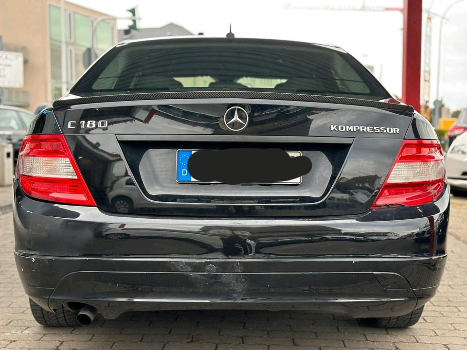 Mercedes W204 Export in Euskirchen