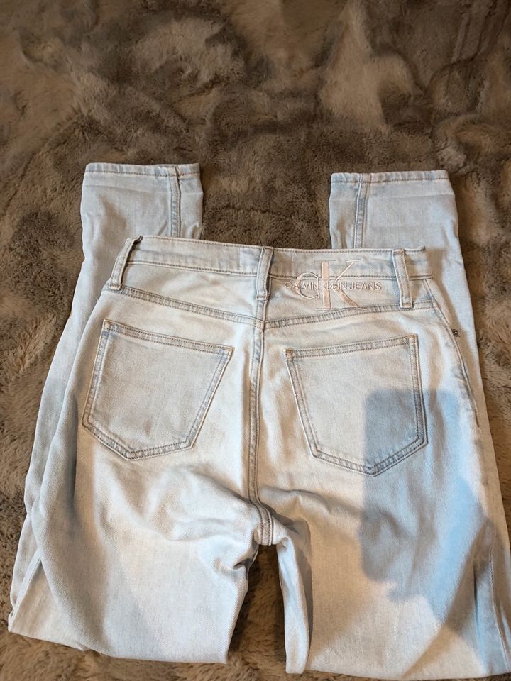 Mom jeans Calvin Klein 27 in Boppard