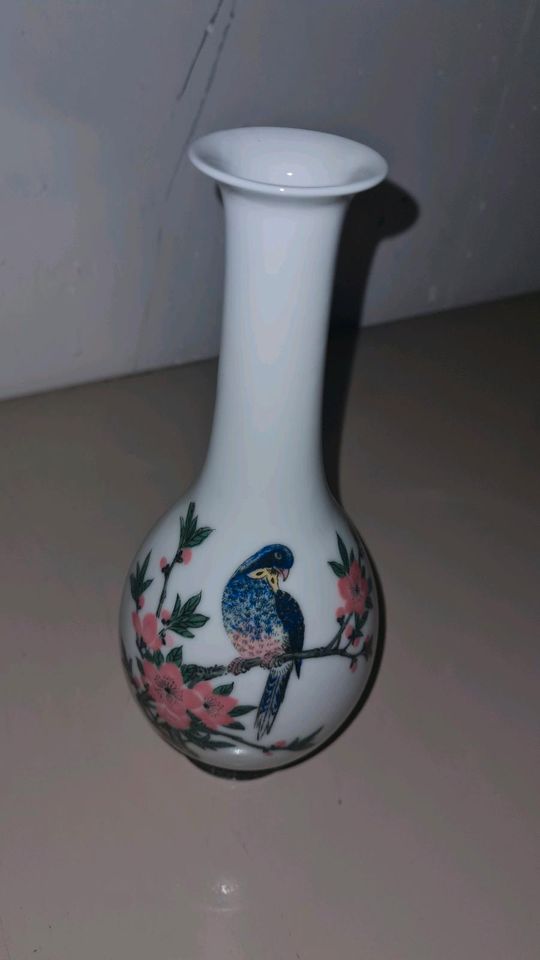 Vase aus Porzellan in München