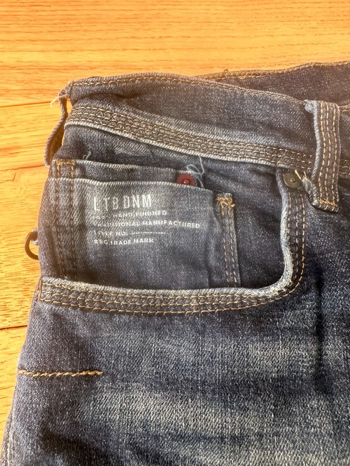 LTB Jeans Shorts Corvin blau Gr. M in Hofheim am Taunus