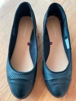 TOMMY HILFIGER - BALLERINA schwarz Grösse 39 Bayern - Friedberg Vorschau