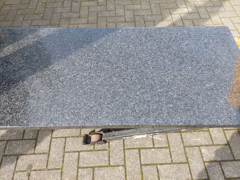 Naturstein Granit Granitplatten poliert 4 cm dick in Freudenberg