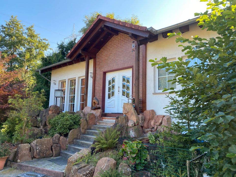 Wohnhaus in idyllischer Lage mit großer Fischzuchtgewerbefläche / Kauf auf Rentenbasis in Gründau