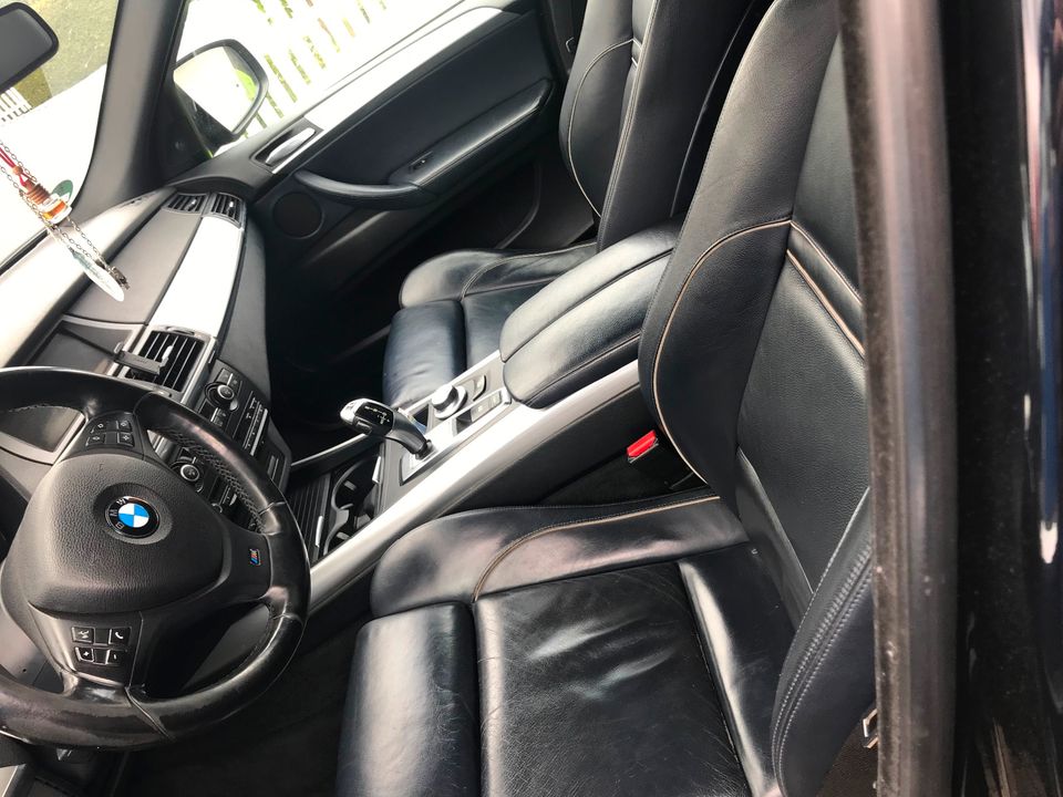BMW e70 X5 Lederausstattung Sitze Türverkleidung in Goldkronach