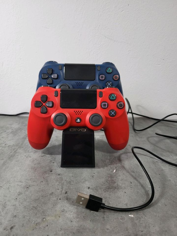 Playstation 4 + 2 Controller und ladestation in Goch