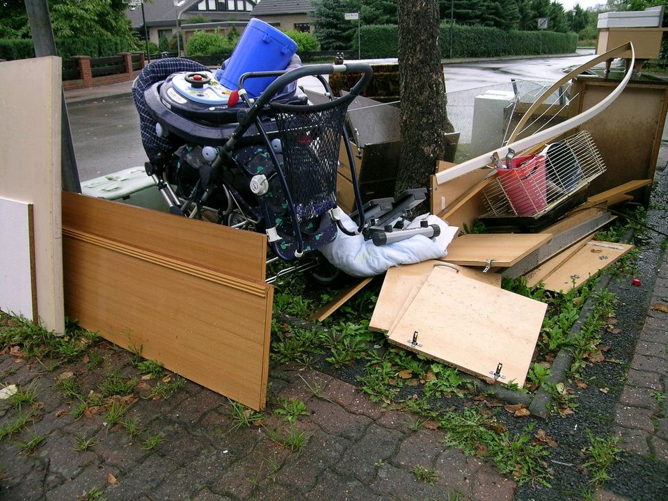 Entsorgung Kellerentrümpelung Sperrmüllbhol Entrümpelung Transpor in Berlin