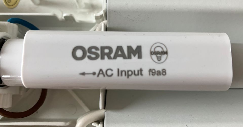 Osram Lumilux Flatlite T5-F/P mit Osram SubstiTUBE T5 HE LED 7W in Stuttgart