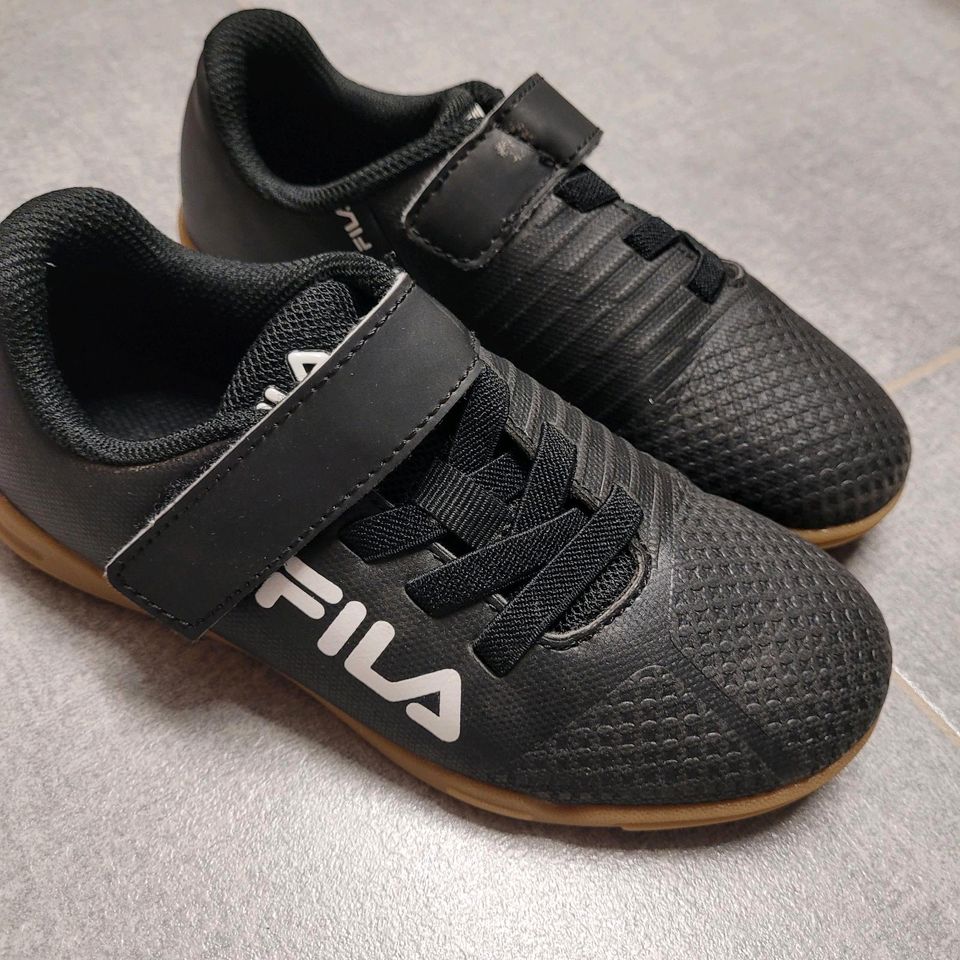 Fila Hallenschuhe, Sportschuhe, Gr. 31, Schuhe in Nideggen / Düren