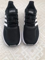 Adidas Falkon Laufschuhe Trainingsschuhe Gr. 37 Neu Frankfurt am Main - Bonames Vorschau