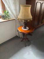 Verkaufe sehr gut erhaltener Vintage Tisch mit Lampe Baden-Württemberg - Ballrechten-Dottingen Vorschau