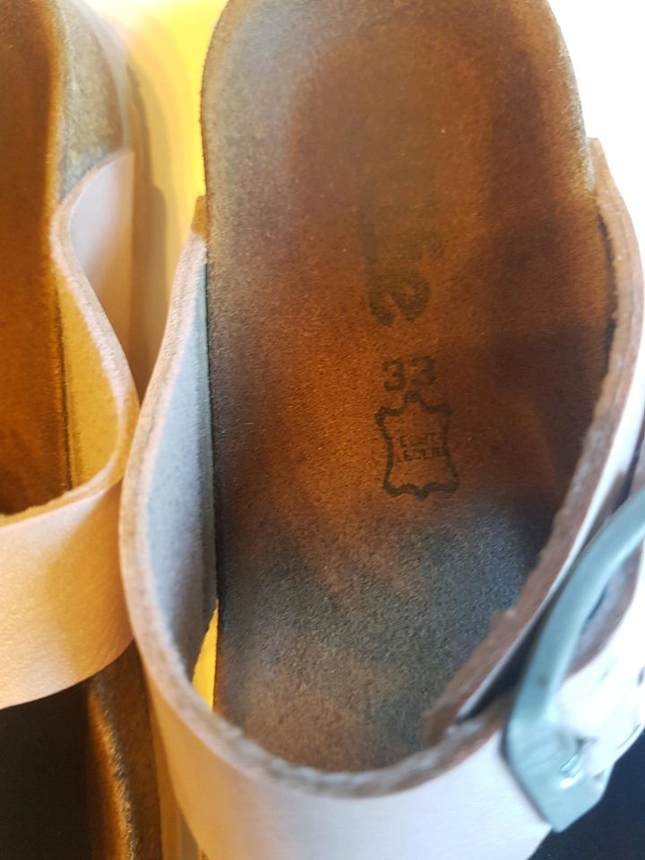 Zehentrenner Sandalen wie birkenstock Größe 33 in Lützen