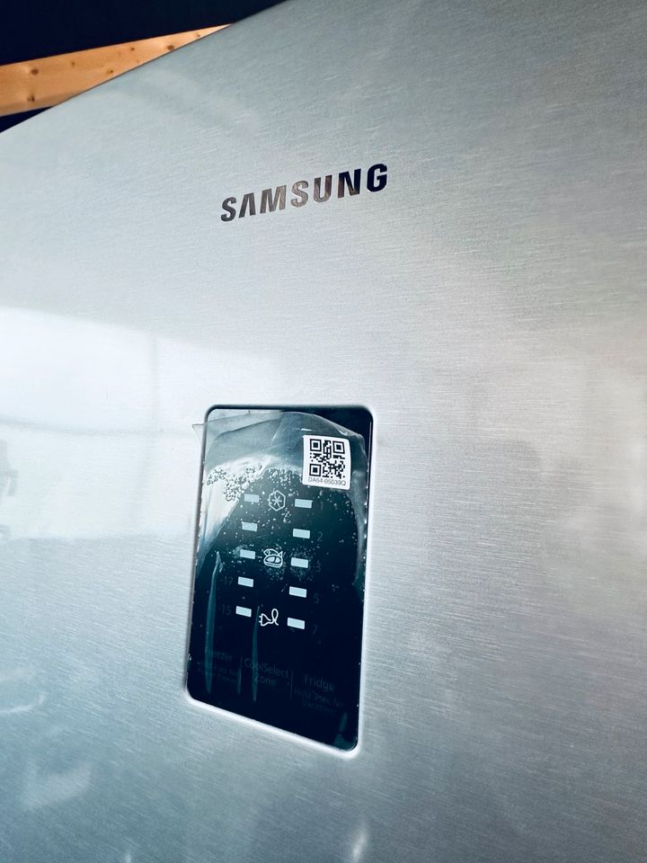Samsung Kühlschrank Neuwertig Kühl- und Gefrierkombination in Lamspringe