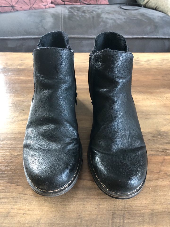 Rieker Chelsea Boots in Klötze