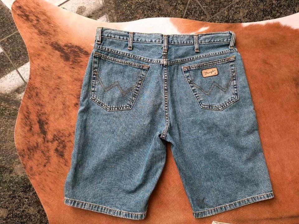 Jeansshorts Shorts Bermuda Wrangler Hero Gr. 34/36 L/XL in Hamm