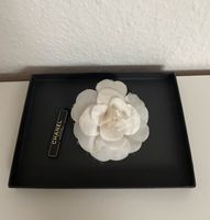 Original Chanel - Camelia Brosche aus Seide Bayern - Donaustauf Vorschau