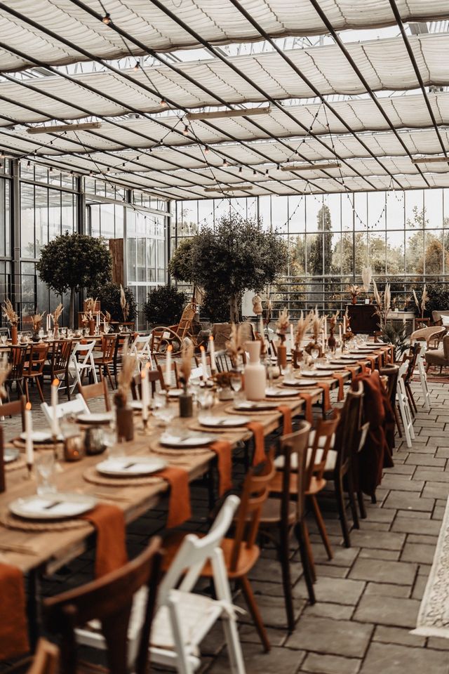 Outdoor Boho Zelt Hochzeit Trauung Tische Stühle mieten leihen in Sommerhausen Main