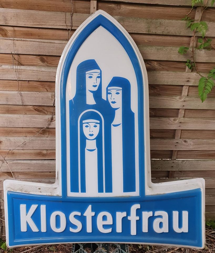 Leuchtreklame Klosterfrau in Mönchengladbach