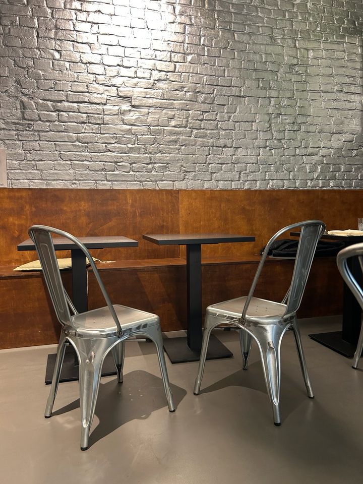 Stühle aus Metall (KOMPLETT NEU) in Berlin