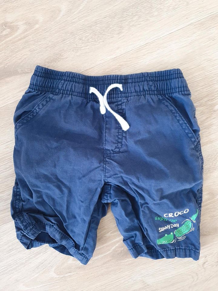 Jungen kurze Hose Shorts 110/116 dunkelblau blau Navy Krokodil in Großheide