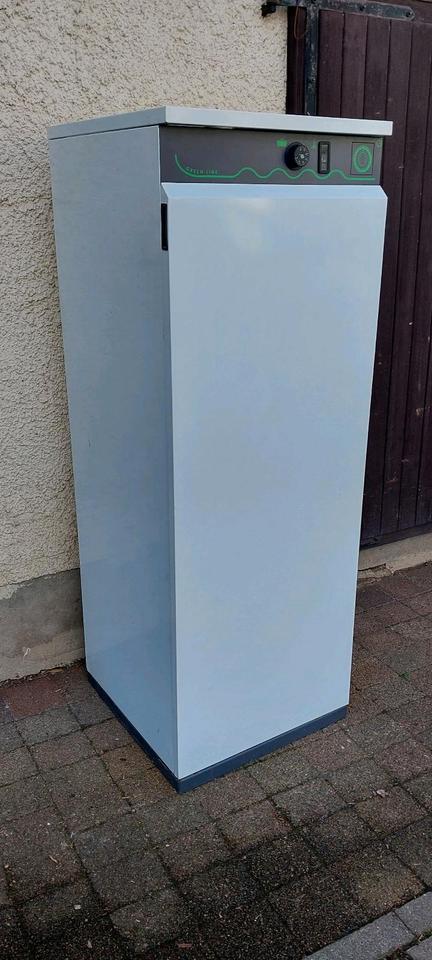 gebrauchter Edelstahl Warmwasserspeicher  210 Litr. in Drei Gleichen