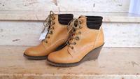 Tamaris Keilstiefeletten Stiefel beige braun 40 Winter Herbst Neu Bayern - Pegnitz Vorschau