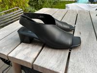 Sandalen Slingback aus Leder mit Blockabsatz COS Größe 42 Rodenkirchen - Sürth Vorschau