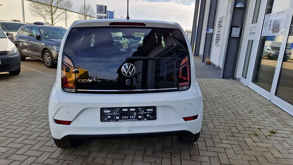 Volkswagen Up! Sondermodell Activ VW UP Sitzheizung, Kamera, PDC in Schönberg (Holstein)