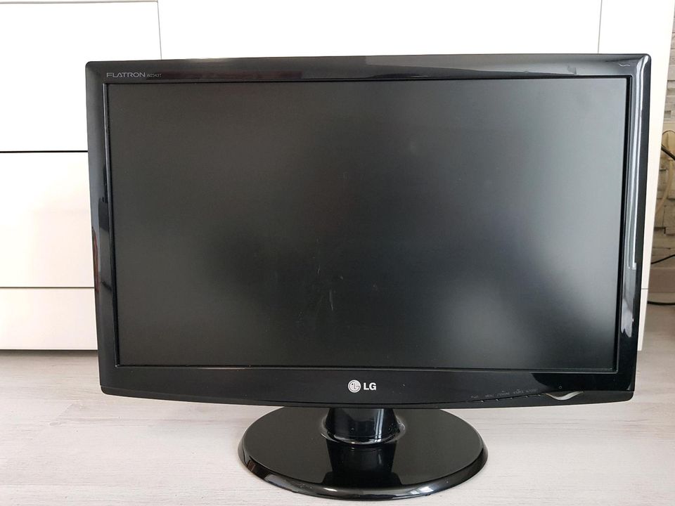 LG Flatron TFT 23 " Monitor W2343 T-PF in Lüdenscheid