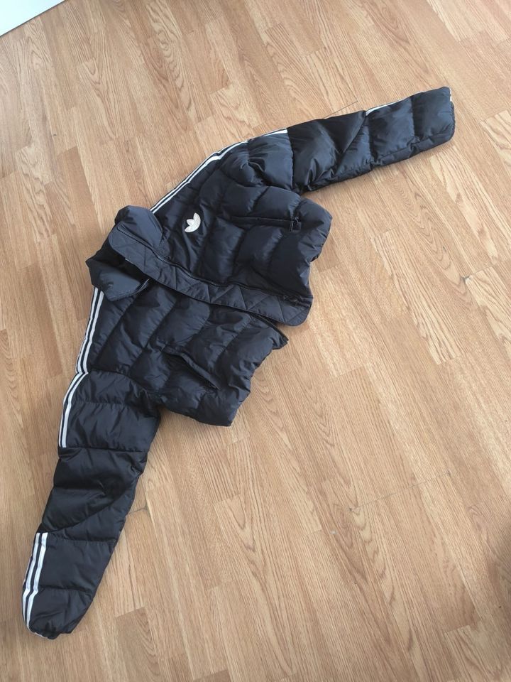 adidas mädchen cropjacke in Wuppertal