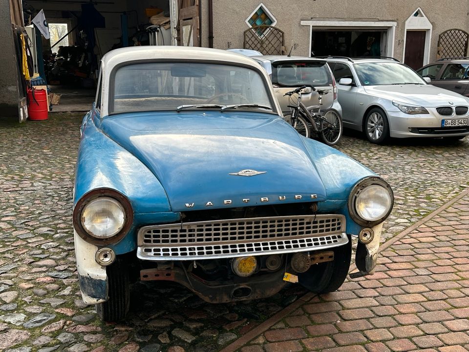 Wartburg 312 deLuxe Ersatzkarosse auf 311 Fahrgestell in Hoppegarten