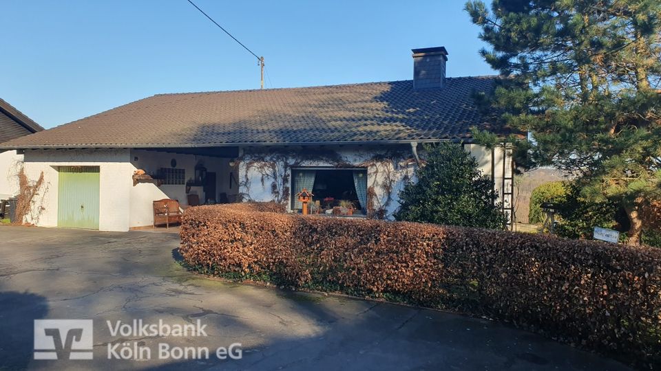 Hennef-Bödingen - großzügiger Bungalow mit großem Grundstück in Randlage! in Hennef (Sieg)