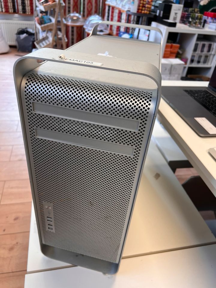 Mac PC Computer 8Gb 128GB SSD Quqdcore Xeon in Kiel