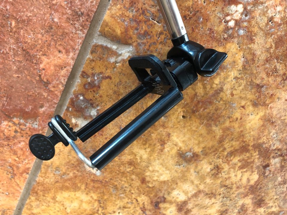 NEU Selfie Stick Teleskop Stab Universal Handyhalterung Flexibel in Salzwedel