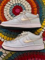 Nike Air Force 1 (GS), Gr. 38,5, PURE PLATINUM/METALLIC SILVER Hessen - Heuchelheim Vorschau