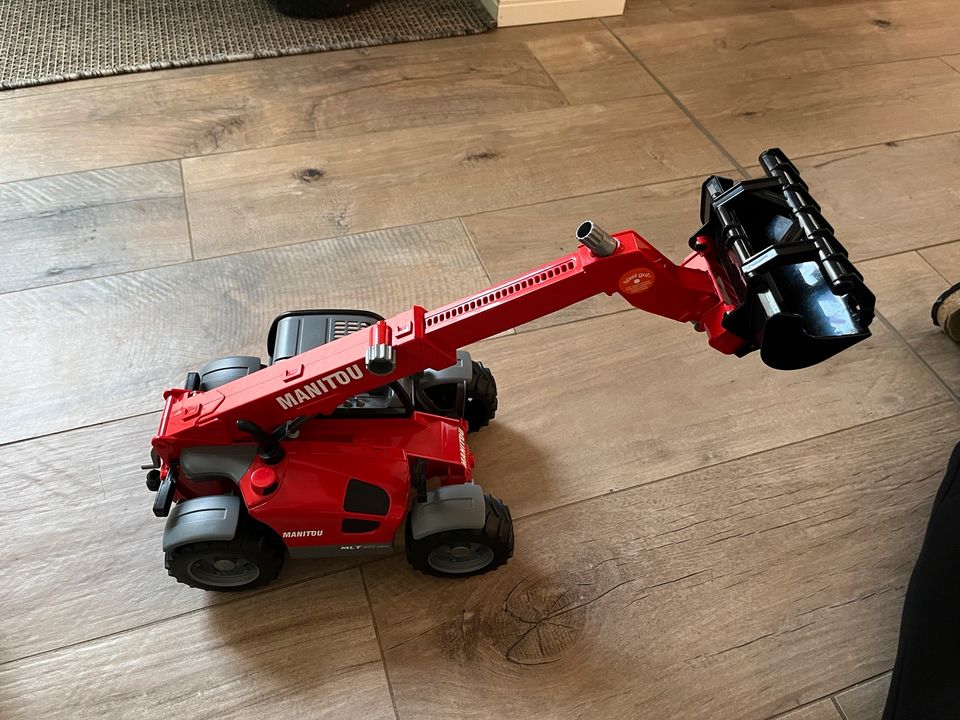 Bruder Manitou Teleskoplader Spielzeug in Kiel