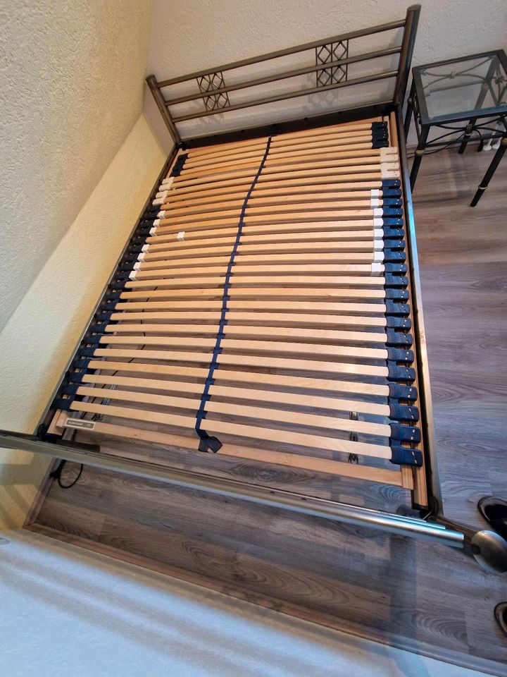 140x200cm Metallbett inkl Ikea Lattenrost Sultan Bettgestell in Pockau