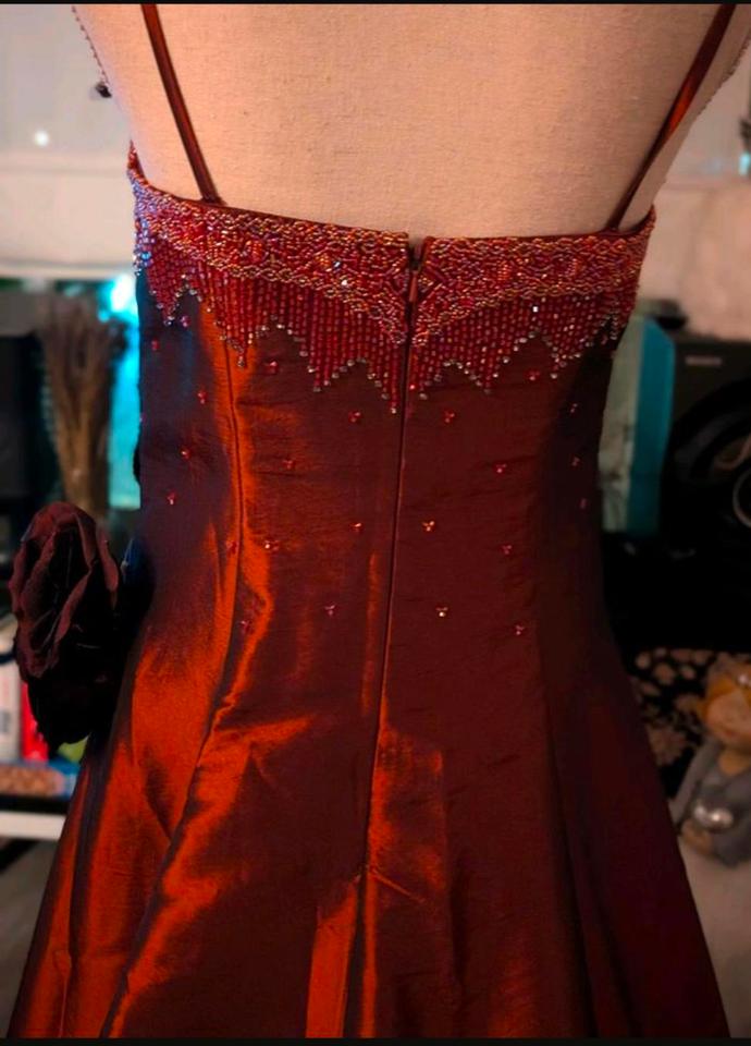 hochwertiges Tafft Abendkleid zu verkaufen einmal getragen in Datteln