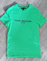 Tommy Hilfiger T-Shirt Gr. M grün NEU Sachsen - Chemnitz Vorschau