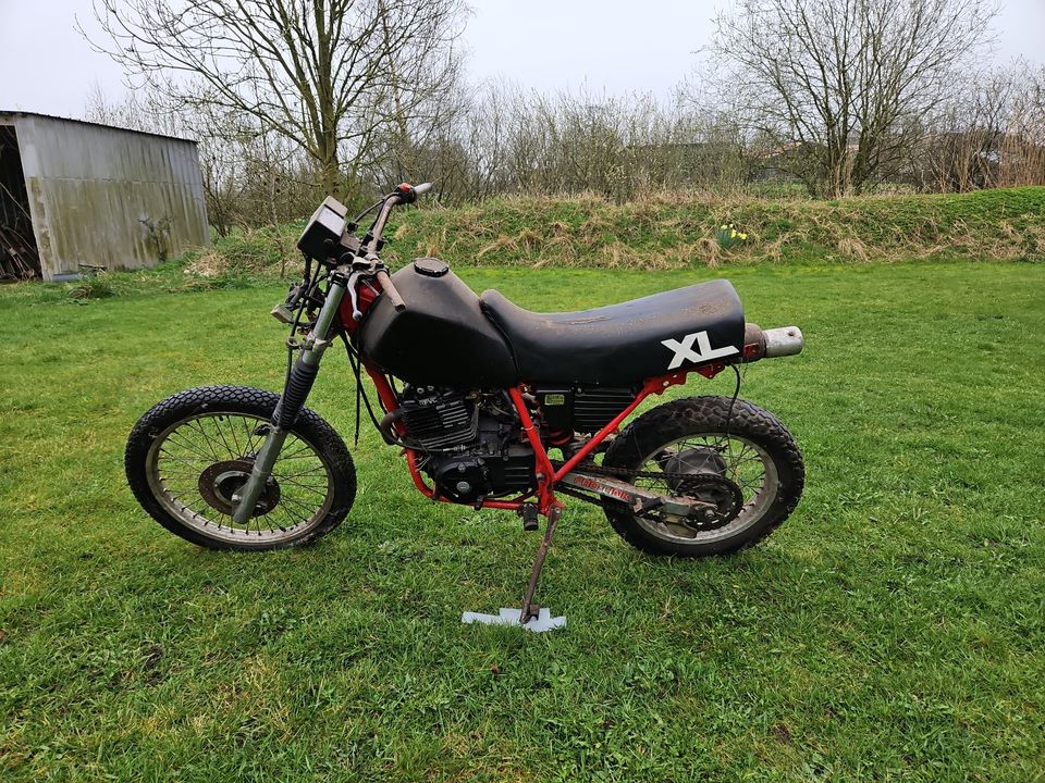 Honda XL600 PD03 + Extrateile in Drage