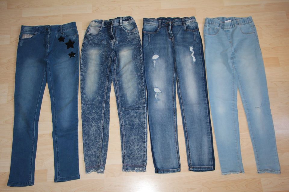 Yigga Jeans Jeggings 158 used destroyed Löcher Risse Sterne in Müritz -  Landkreis - Rechlin | eBay Kleinanzeigen ist jetzt Kleinanzeigen