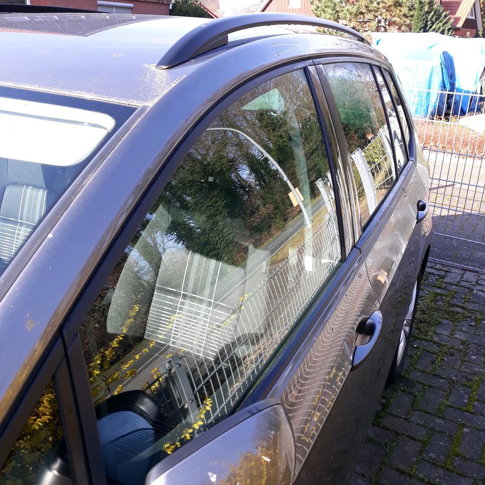 VW Golf Sportsvan AUTOMATIK, AHK 1.2 Ltr in Verden