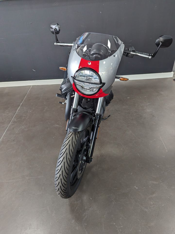 Moto Guzzi V7 Stone Corsa Aktionspreis A2 tauglich in Neukirchen-Vluyn