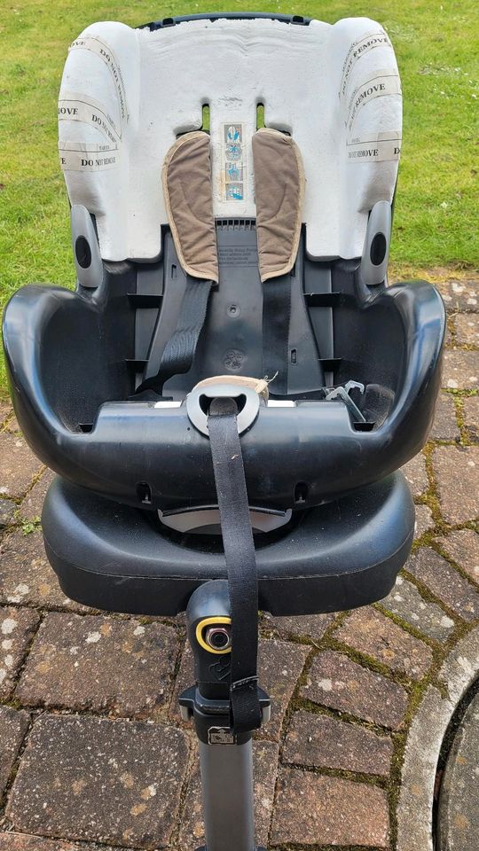 Maxicosi Priori mit Isofix in Hermannsburg