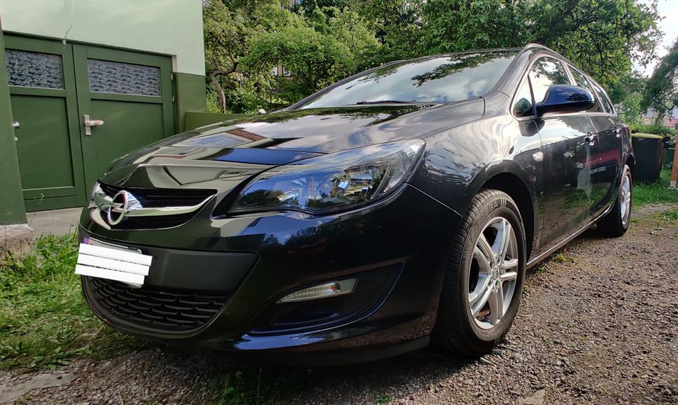 Opel Astra J Sports Tourer 1.4 Turbo in Gotha